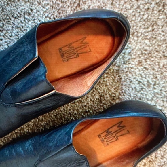 Miz mooz black leather slip on flats with peep toe size 37 - Picture 2 of 5